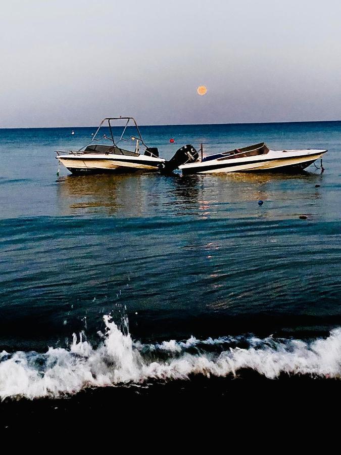 Bali Suites 404 Larnaca Bagian luar foto